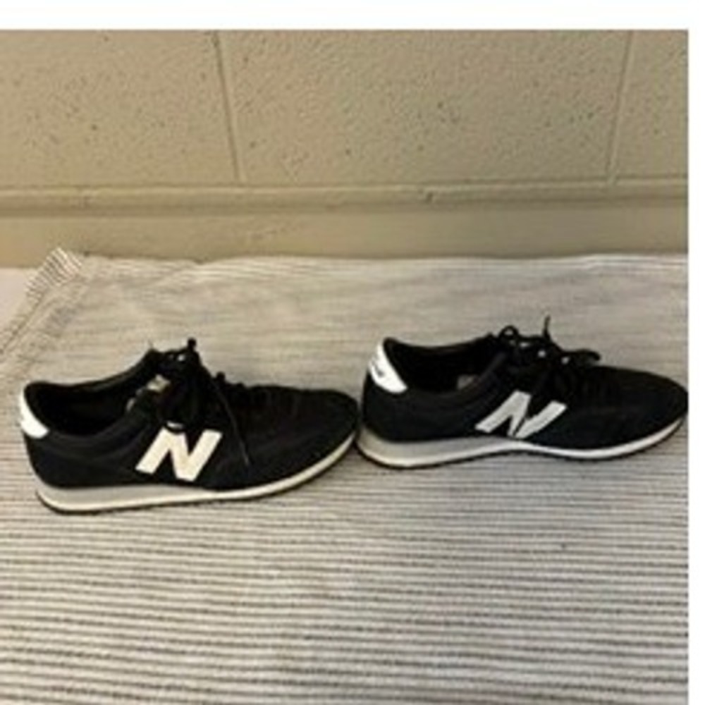 New Balance 620 Womens Sneakers Black White Low Top Running Shoes Size 8 - Picture 4 of 8